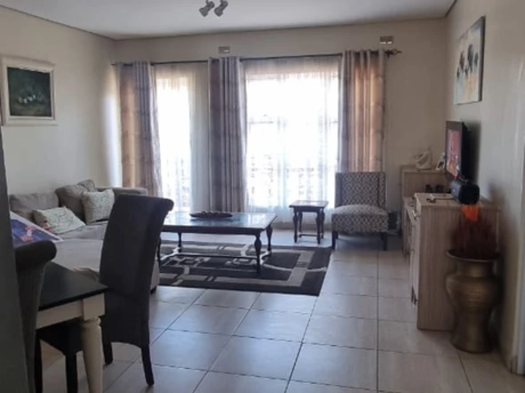 3 Bedroom Flat & Apartment