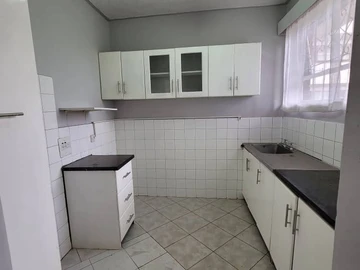 2 Bedroom Flat & Apartment