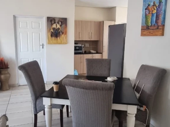 3 Bedroom Flat & Apartment