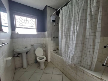 2 Bedroom Flat & Apartment