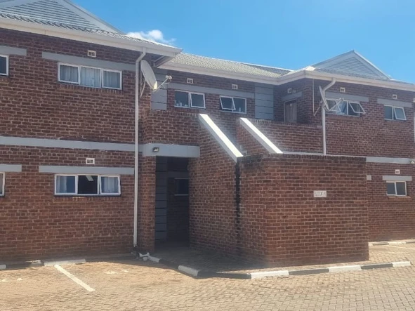 3 Bedroom Flat & Apartment