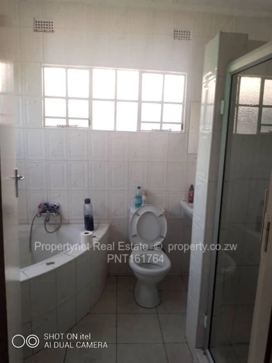 Neat family home!!! (Sole Mandate)