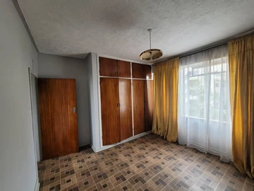 2 Bedroom Flat & Apartment